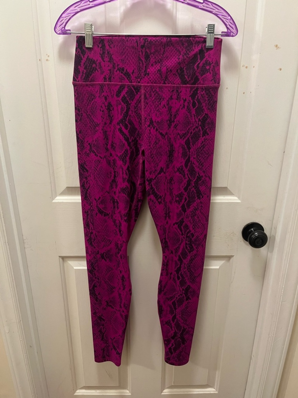 🦄🧘🏽‍♀️ NWOT Alo Yoga High-Waist Purple Pop Snakeskin Vapor Leggings - Sz Medium